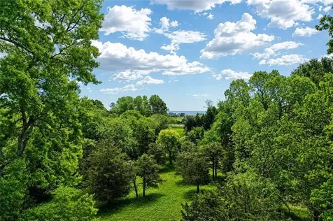 18 E Hills Road Westerly RI 02891