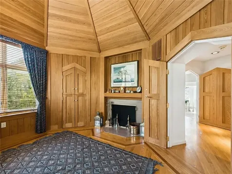 18 E Hills Road Westerly RI 02891