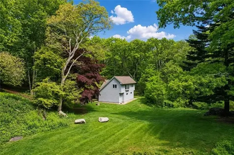 18 E Hills Road Westerly RI 02891