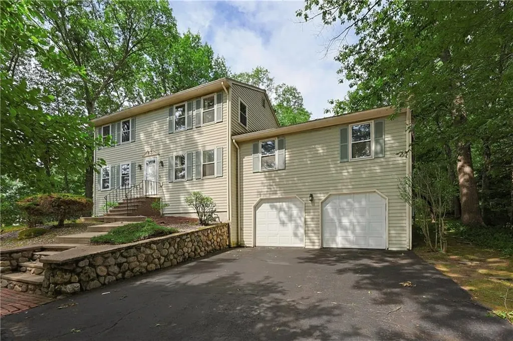 16 Blacksmith Road Cumberland RI 02864