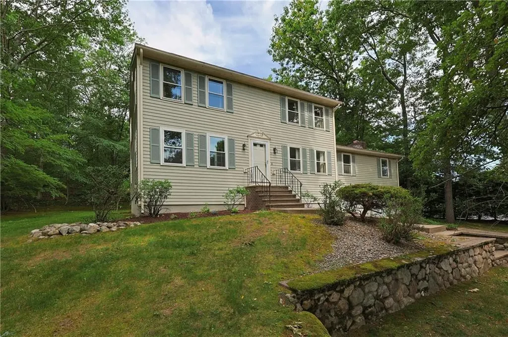 16 Blacksmith Road Cumberland RI 02864
