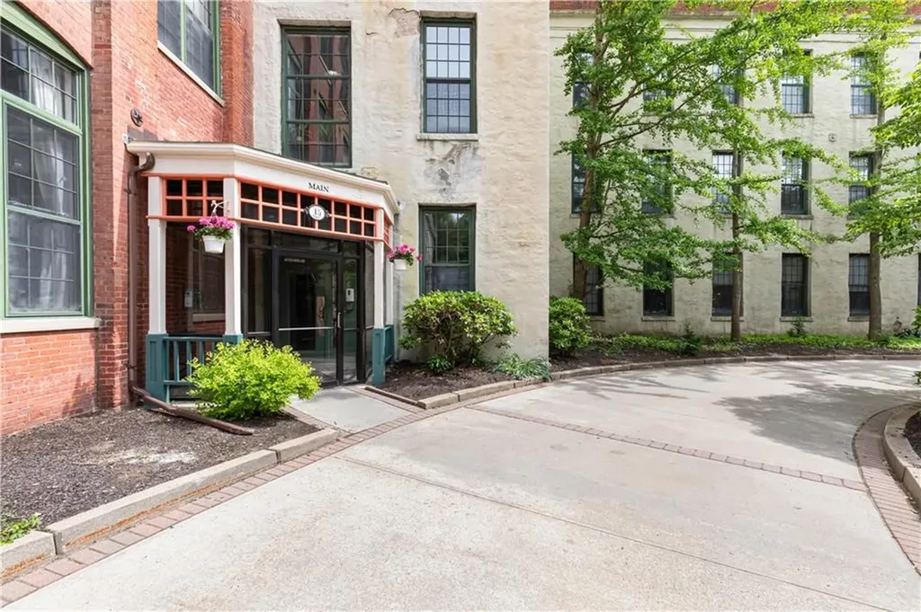 15 Higgins Street Smithfield RI 02917