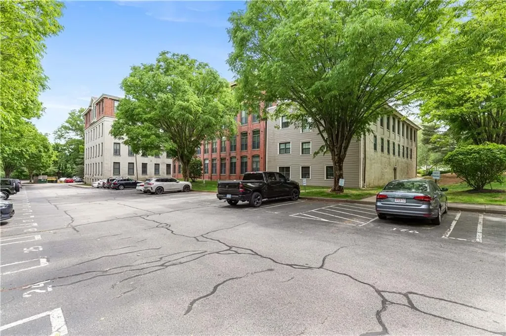 15 Higgins Street Smithfield RI 02917