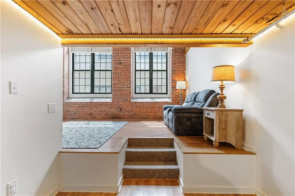 15 Higgins Street Smithfield RI 02917