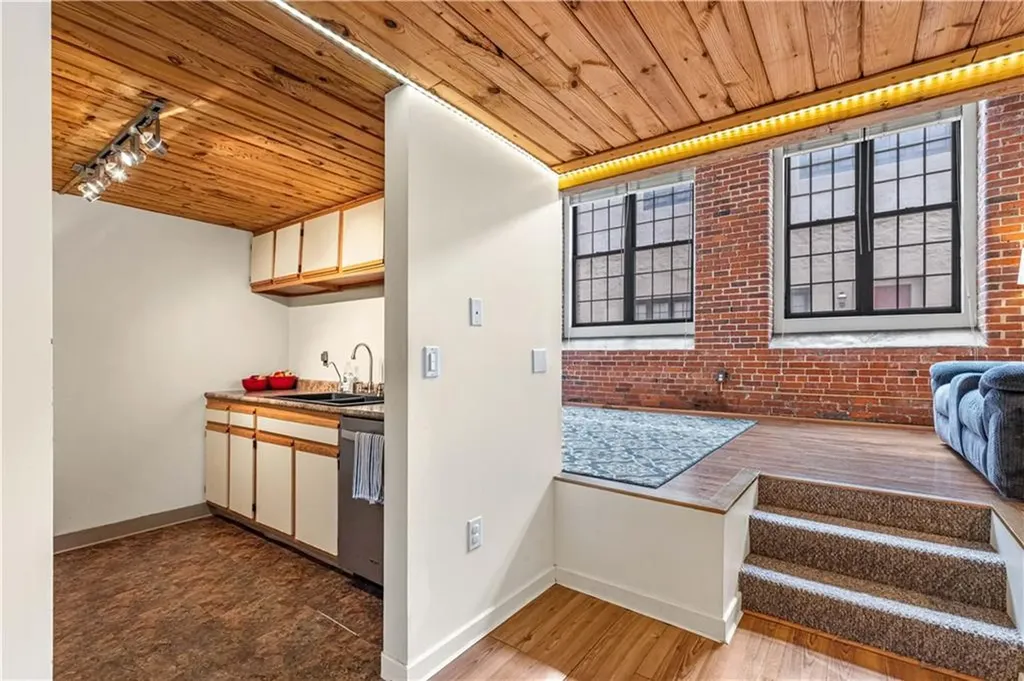 15 Higgins Street Smithfield RI 02917