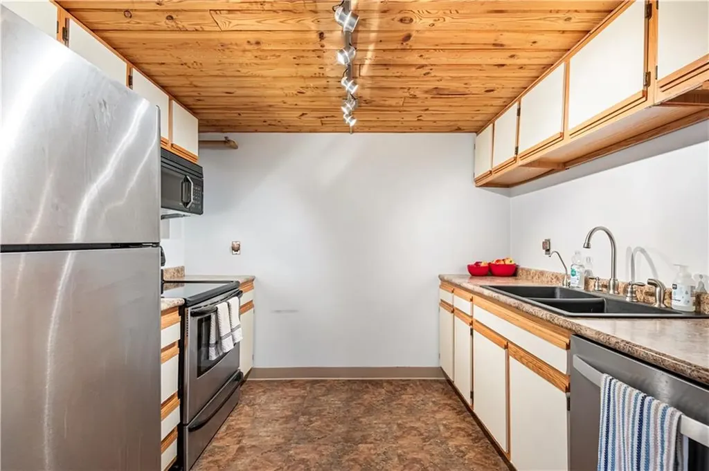 15 Higgins Street Smithfield RI 02917