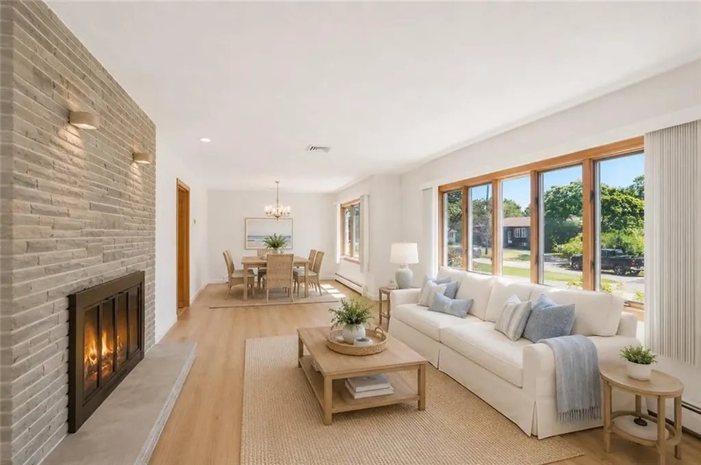 8 Wabasso Terrace Middletown RI 02842