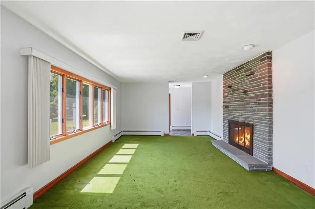 8 Wabasso Terrace Middletown RI 02842