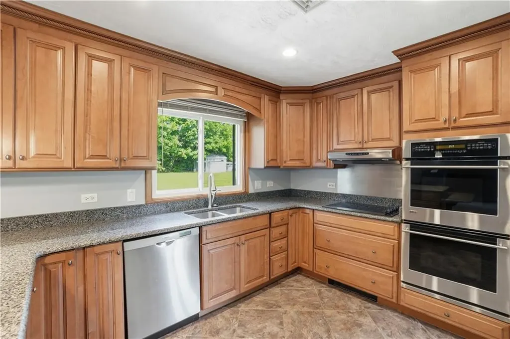 8 Wabasso Terrace Middletown RI 02842