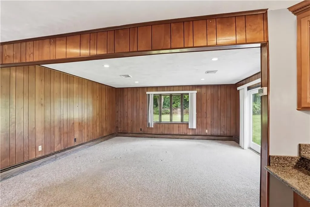 8 Wabasso Terrace Middletown RI 02842