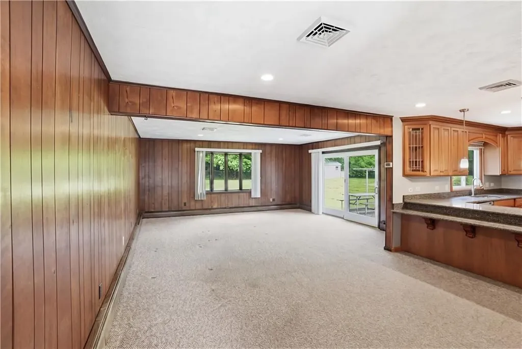8 Wabasso Terrace Middletown RI 02842