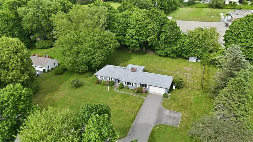 8 Wabasso Terrace Middletown RI 02842