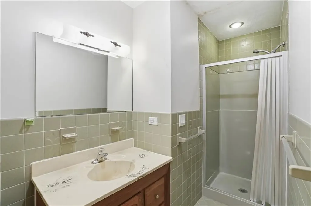 8 Wabasso Terrace Middletown RI 02842