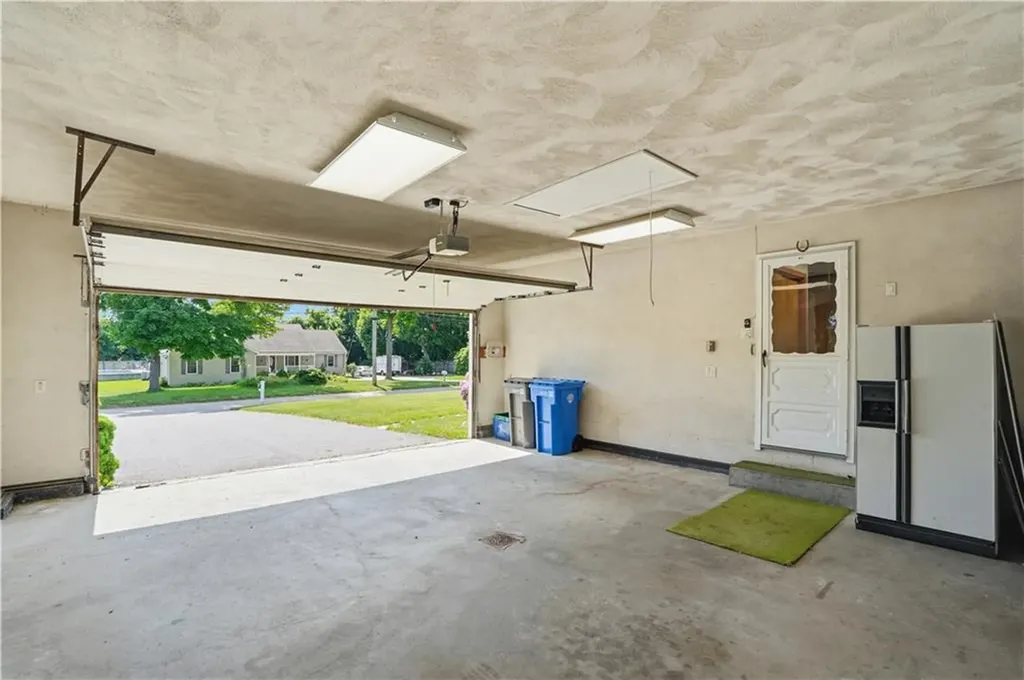 8 Wabasso Terrace Middletown RI 02842