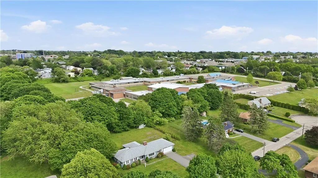 8 Wabasso Terrace Middletown RI 02842