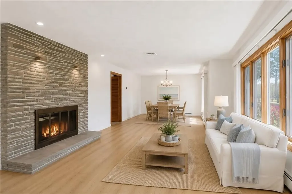 8 Wabasso Terrace Middletown RI 02842