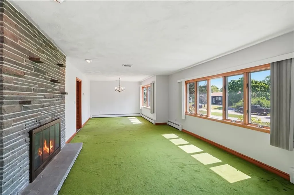 8 Wabasso Terrace Middletown RI 02842