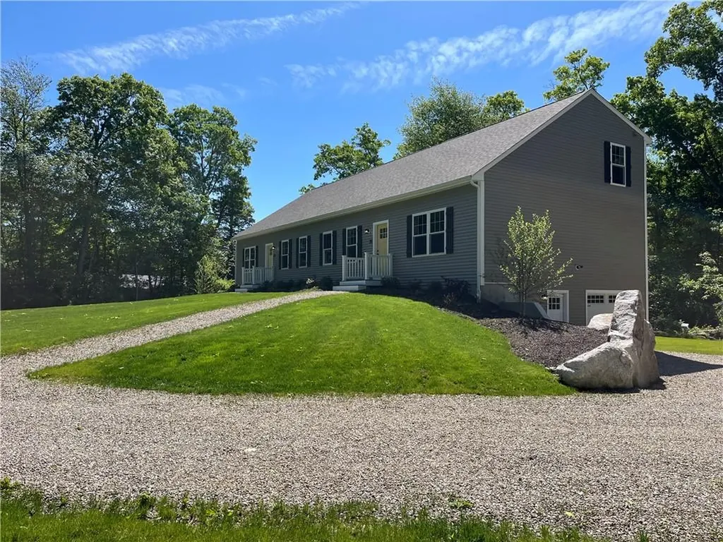 35 37 Glendale Avenue Tiverton RI 02878