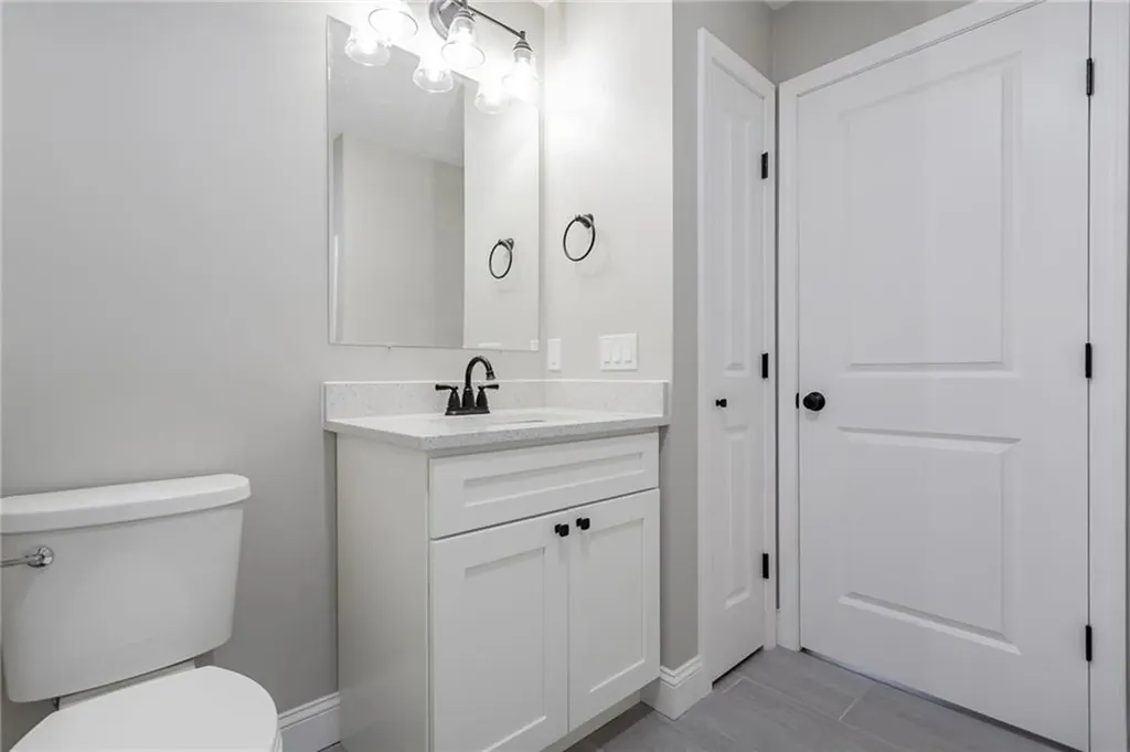 35 37 Glendale Avenue Tiverton RI 02878