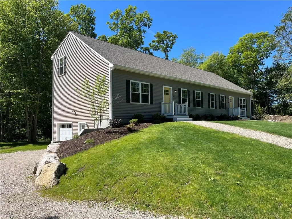 35 37 Glendale Avenue Tiverton RI 02878