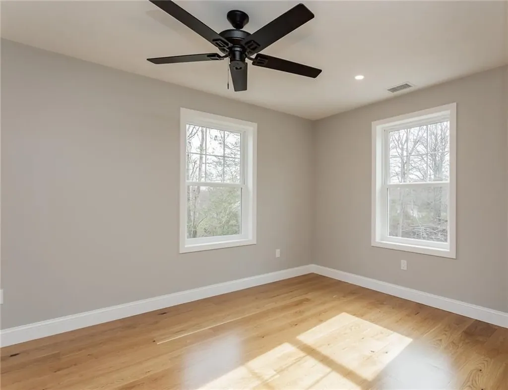 35 37 Glendale Avenue Tiverton RI 02878
