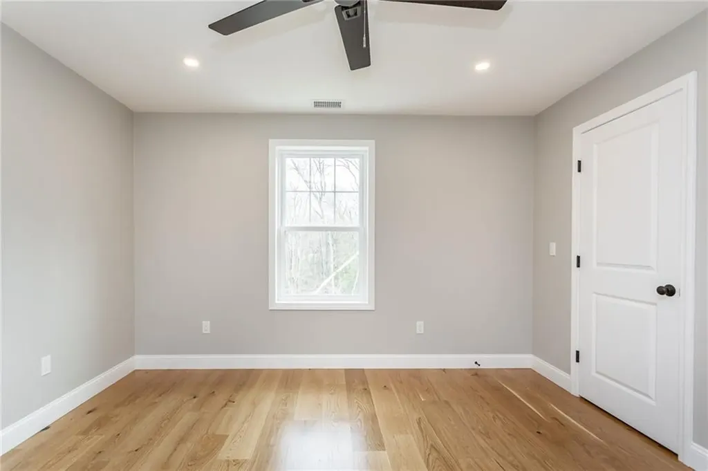 35 37 Glendale Avenue Tiverton RI 02878