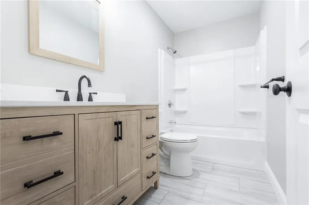 35 37 Glendale Avenue Tiverton RI 02878