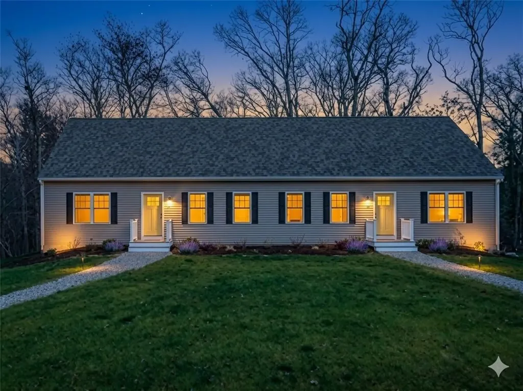 35 37 Glendale Avenue Tiverton RI 02878