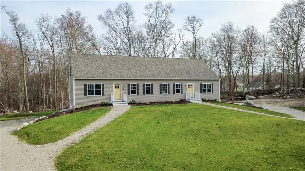 35 37 Glendale Avenue Tiverton RI 02878