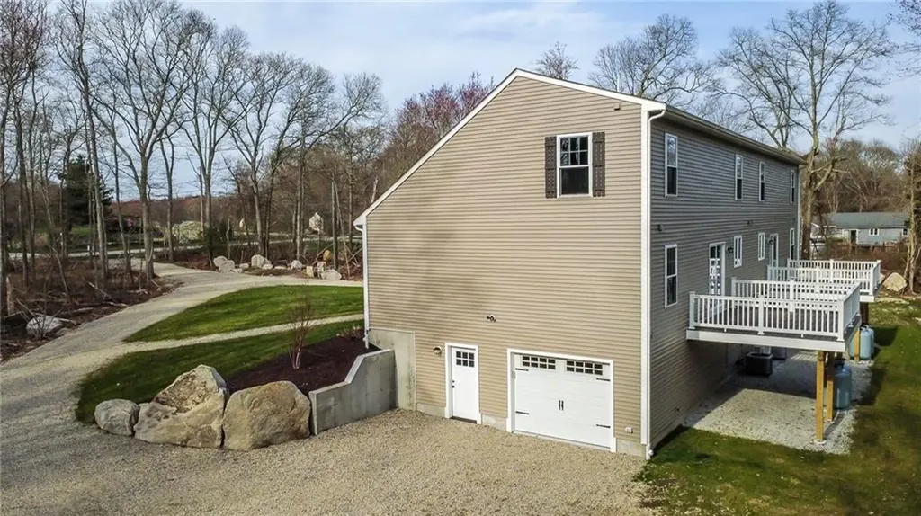 35 37 Glendale Avenue Tiverton RI 02878
