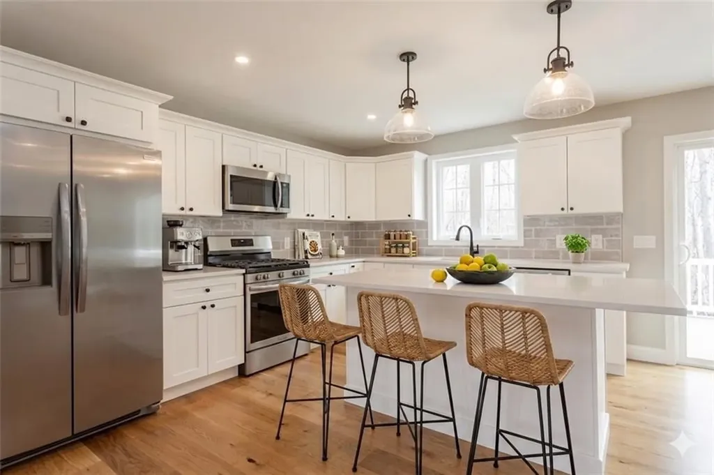 35 37 Glendale Avenue Tiverton RI 02878