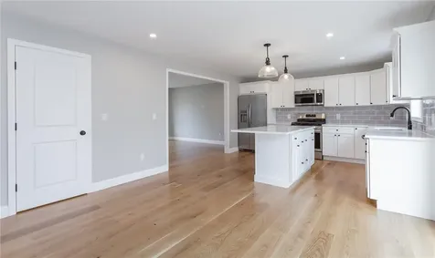 35 37 Glendale Avenue Tiverton RI 02878