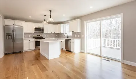 35 37 Glendale Avenue Tiverton RI 02878