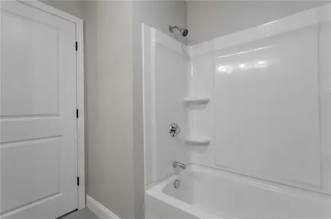 35 37 Glendale Avenue Tiverton RI 02878