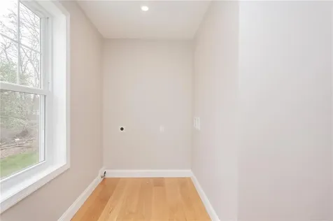 35 37 Glendale Avenue Tiverton RI 02878