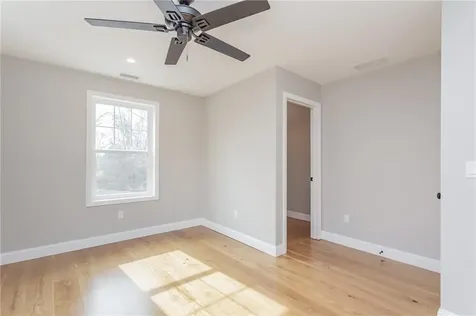 35 37 Glendale Avenue Tiverton RI 02878