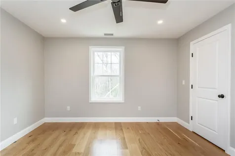 35 37 Glendale Avenue Tiverton RI 02878