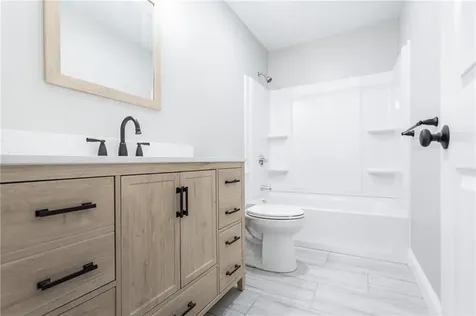 35 37 Glendale Avenue Tiverton RI 02878