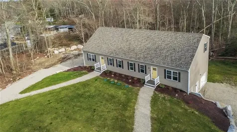 35 37 Glendale Avenue Tiverton RI 02878