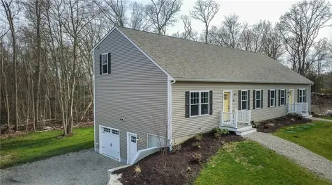 35 37 Glendale Avenue Tiverton RI 02878