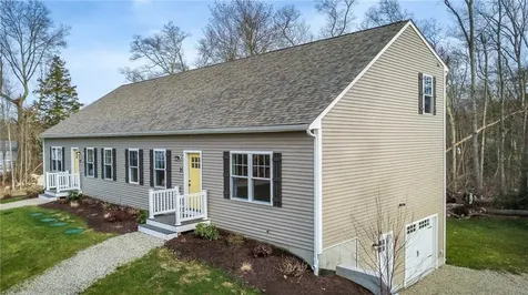35 37 Glendale Avenue Tiverton RI 02878
