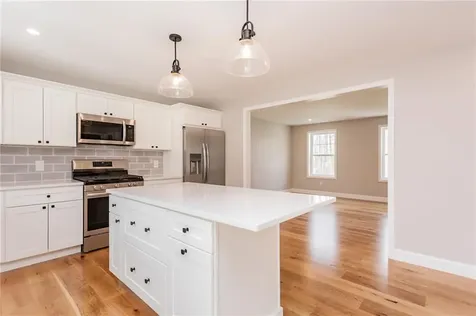 35 37 Glendale Avenue Tiverton RI 02878
