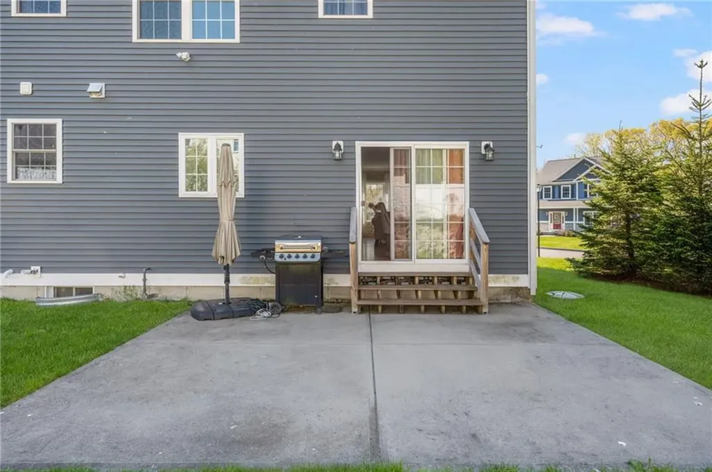 14 Dover Avenue Lincoln RI 02865