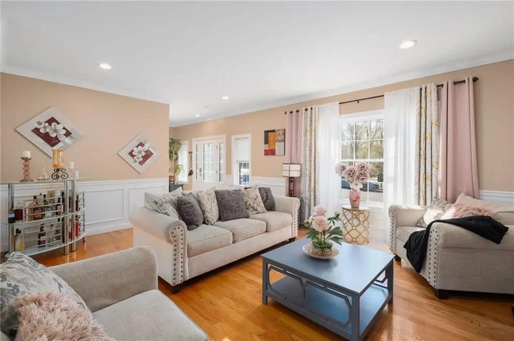 14 Dover Avenue Lincoln RI 02865