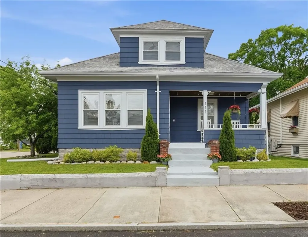 111 Anderton Avenue Pawtucket RI 02860