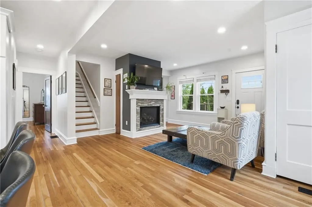 111 Anderton Avenue Pawtucket RI 02860