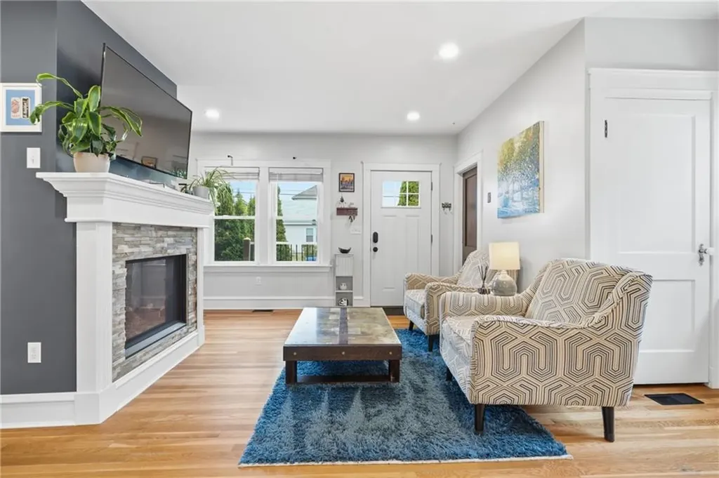 111 Anderton Avenue Pawtucket RI 02860