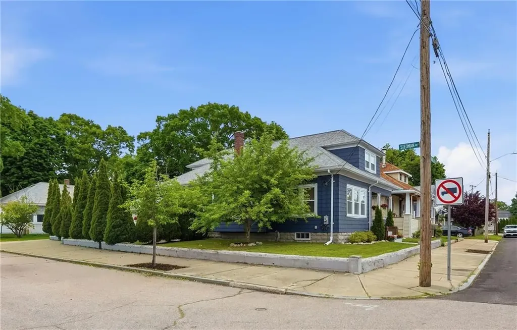 111 Anderton Avenue Pawtucket RI 02860