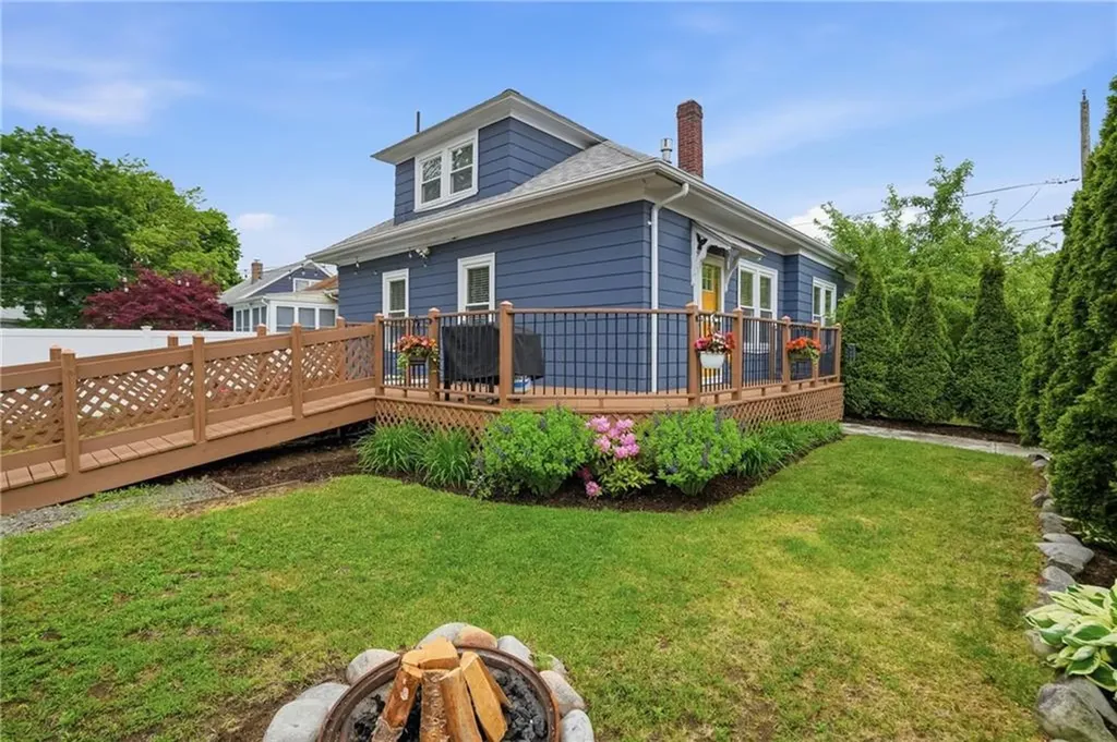 111 Anderton Avenue Pawtucket RI 02860