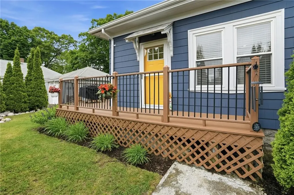 111 Anderton Avenue Pawtucket RI 02860
